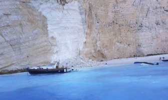 Odronila se stijena na plaži na Zakintosu, 3 osobe povrijeđene