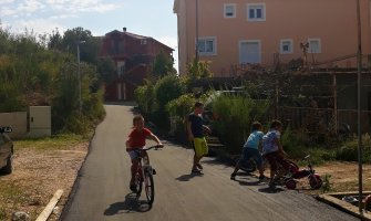 Počeli radovi na uređenju puta kroz Novo mesto (FOTO)