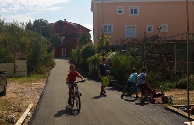 Počeli radovi na uređenju puta kroz Novo mesto (FOTO)