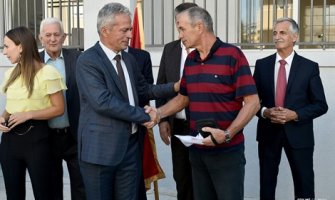 Nikšić: Uručeni ključevi od 75 stanova za penzionere