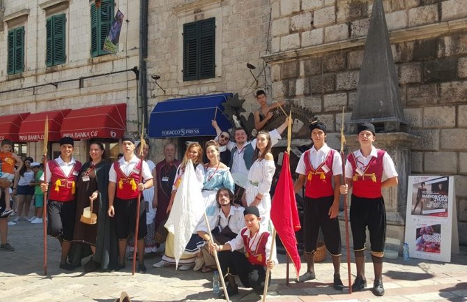 Spajanje nove zajednice sa tradicijom: Kotoski vremeplov večeras u Lištici Bay (FOTO)