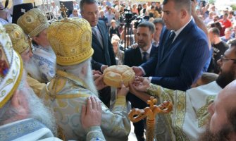 Osvećen obnovljeni manastir Stanjevići: Krapoviću i Vujoviću ordenje Svetog Petra