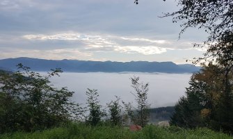 Od sredine dana, kiša, grmljavina, vjetar...