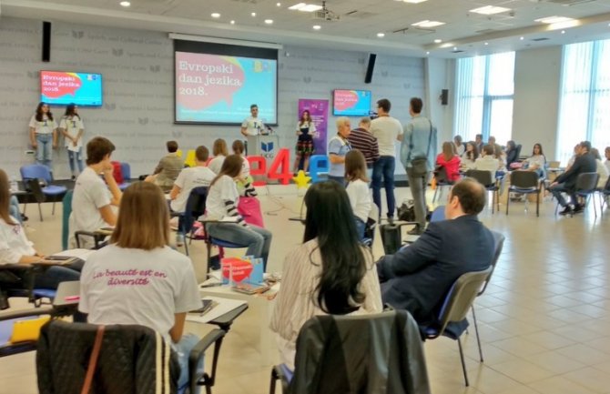 Evropski dan jezika: Šta su predstavnici ambasada danas naučili na crnogorskom