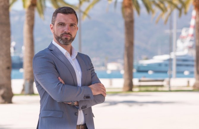 Kaluđerović napustio SDP, prešao u SD