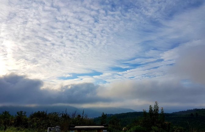 Moguća kratkotrajna kiša, do 28 stepeni