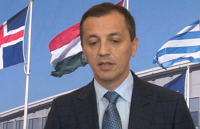 Bošković u Briselu: Nastavićemo da ulažemo u modernizaciju naših oružanih snaga