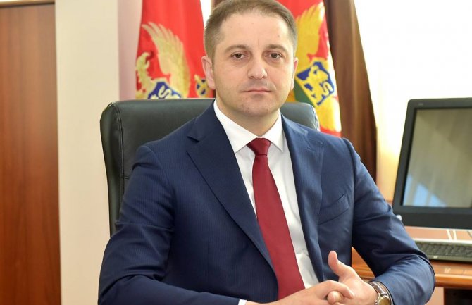 Šehović prosvjetarima: Mostovi koje gradite neće biti razgrađeni, i to je vaša pobjeda