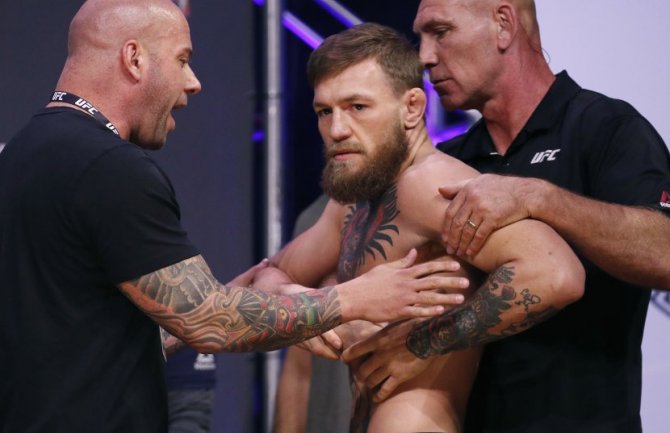 Mekgregor udario Habiba na mjerenju, nastao haos!