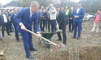 Šehović postavio  kamen temeljac za izgradnju nove škole u Vojnom selu