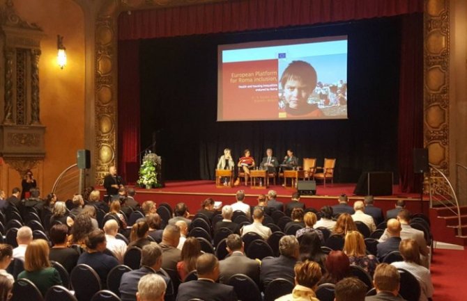 Puna socijalna podrška uz rješavanje pitanja stanovanja potrebni za održivu integraciju Roma u regionu