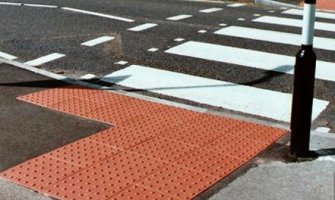 Centar Tivta dobija taktilne površine za lakše kretanje slabovidih i slijepih osoba