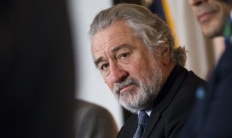 I Robert de Niro dobio paket sa bombom