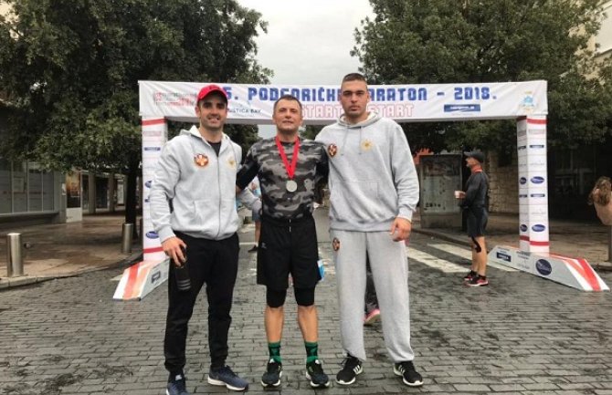 Policijac najuspješniji crnogorski takmičar na Podgoričkom maratonu (Foto)