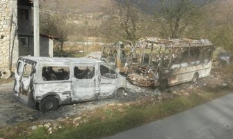 Raketić: Razvezao sam djecu i parkirao kombi ispred kuće, sumnjam da je požar podmetnut