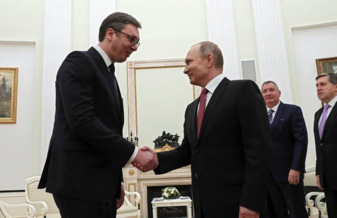 Putin odlikovao Vučića