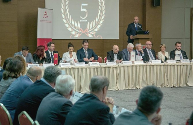 Privredni subjekti ne obraćaju preveliku pažnju na edukovanje pripravnika