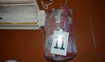 Policija zaplijenila hašiš, kokain, marihuanu, cigarete(FOTO)