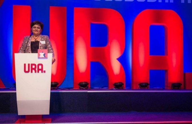 Saveljić: Novim pravilnikom profesionalni vozači plaćaju 600 eura licencu