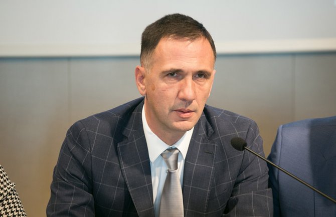 Troškovi države za bolovanja skoro 6  miliona eura