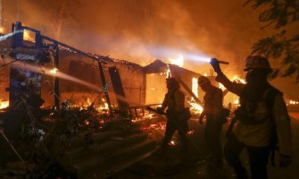 Kalifornija: U požaru smrtno stradalo 88 osoba, za 203 se traga