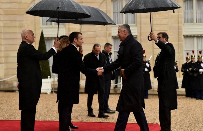 Đukanović u Parizu: Razgovarao sa Makronom, Merkel, Erdoganom, poklonio 