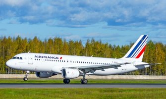 Avion na letu Pariz-Šangaj prinudno sletio zbog dima