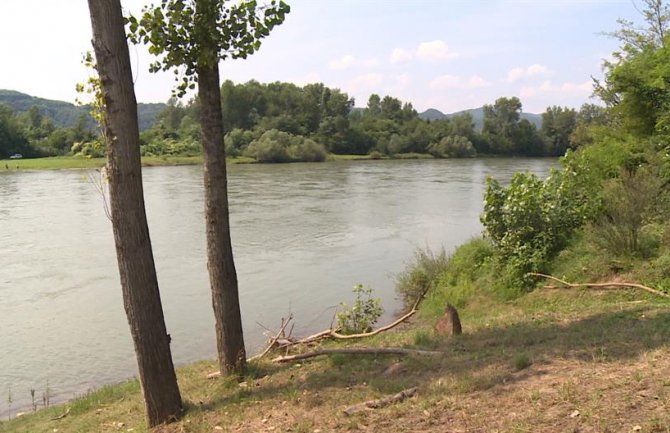 Izvučen utopljeni migrant kod Loznice