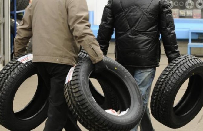 Od danas obavezna upotreba zimske opreme, kazne do 150 eura