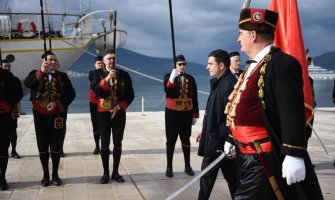 Kusovac presjekao rođendansku tortu: Tivat kao uspješan brend Crne Gore