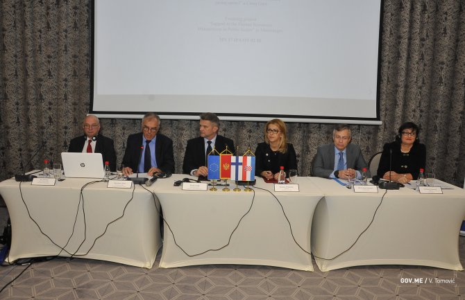 Pribilović: Cilj zadovoljan građanin kome će usluge pružati efikasni državni službenici