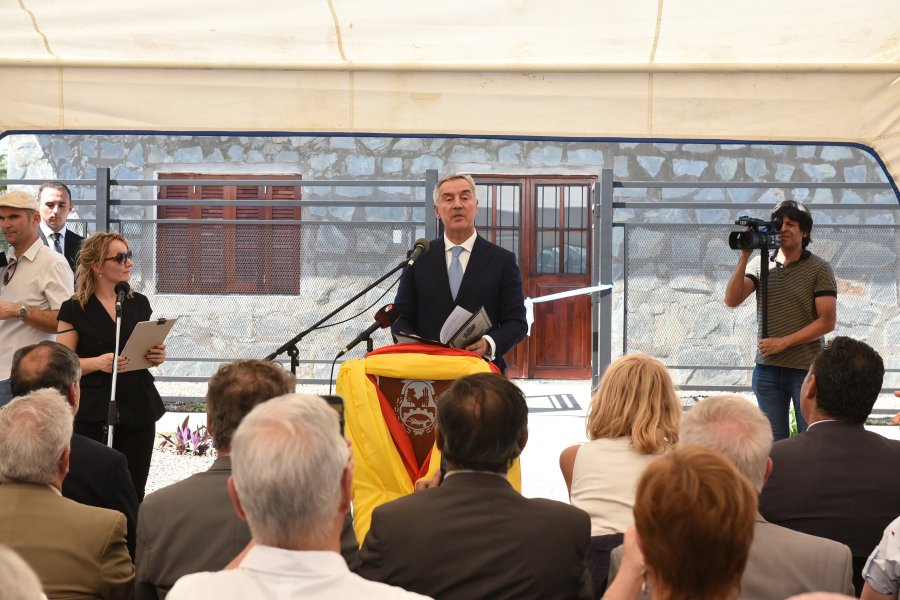 otvaranjecrnogorskekuce006