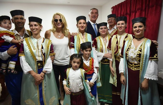 Posjeta Ćaku nesvakidašnji događaj prepun emocija, Đukanović nakon toga stigao u Paragvaj(FOTO)