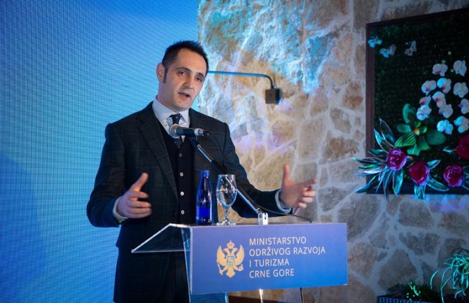 Više od milijardu eura prihoda od turizma i (poglavlje) 27 razloga za ponos