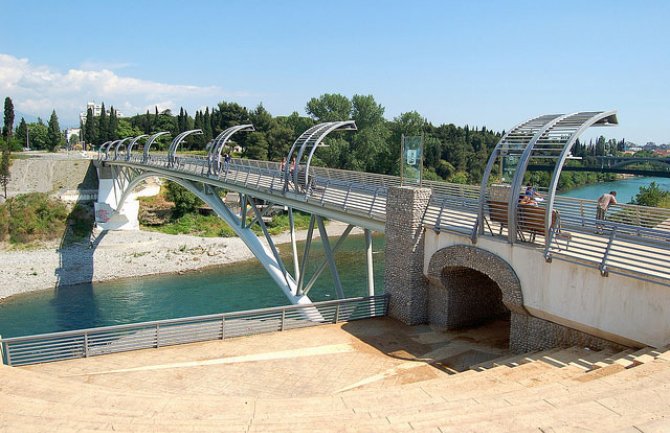 Potraga za djevojkom koja je skočila sa Ruskog mosta u Podgorici