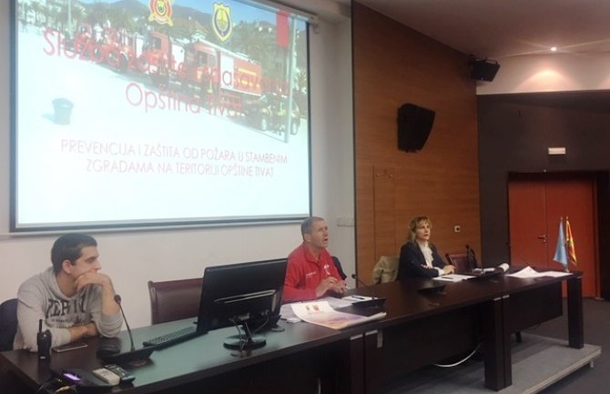 Tivat: Vatrogasci će bez naknade atestirati aparate za gašenje požara u zgradama