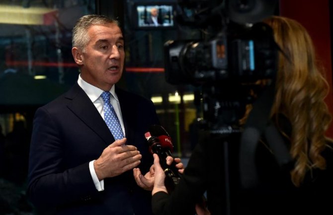 Đukanović poručio EU: Ključna integracija Z.Balkana, ne dajte nas Rusiji i Kini