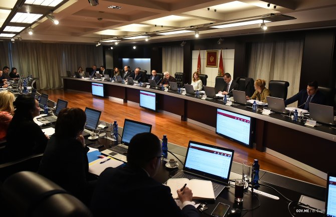 Jedinice Vojske biće sposobne da samostalno brane državnu teritoriju, detektiv dužan da prijavi krivično djelo