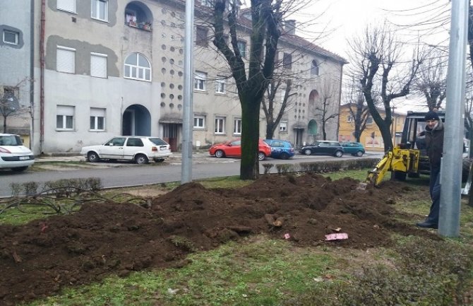 Cetinje: Počela sanacija rasvjete na Bulevaru crnogorskih junaka