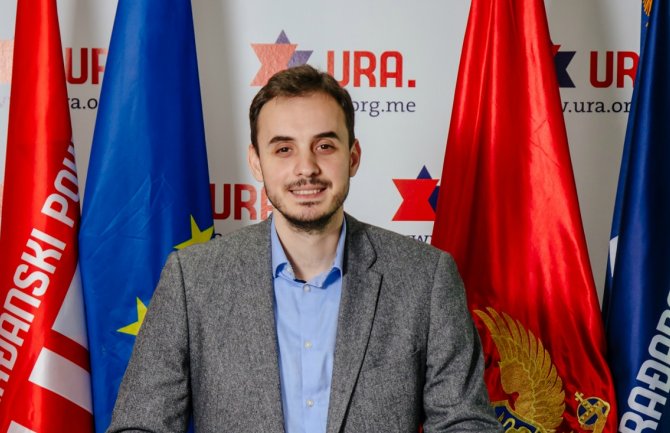 Konatar: Funkcioneri svoj nelegalni novac drže na tuđim računima