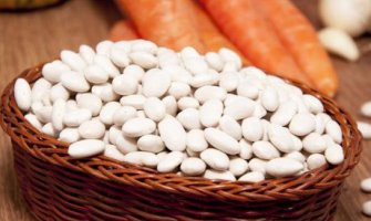  Zbog prisustva pesticida sa granice vraćeno 58 tona voća i povrća