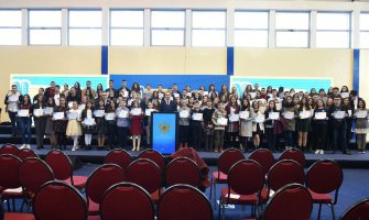 Uručene nagrade iz Fonda za kvalitet i talente: Vaš trud država cijeni, a vašim se rezultatima diči!