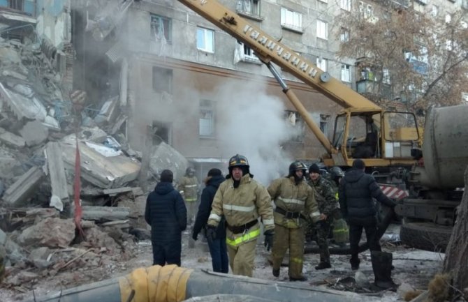 Eksplozija gasa u zgradi: Tri osobe poginule u Magnitorsku, 79 se vodi kao nestalo(VIDEO)