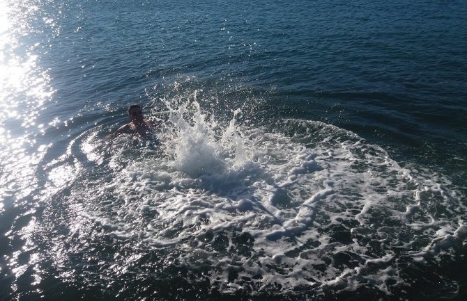 Kupanje u moru prvog januara: Otvorio sam sezonu za Tivat i Crnu Goru