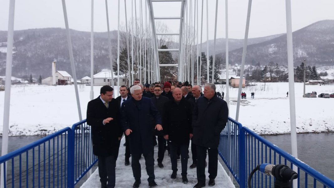 49172797381234509318775420106767154806784n