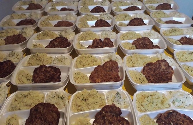 Tradicionalno: Božićni ručak za pedeset ugroženih porodica