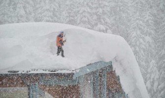 Austrija: Lavine odnijele 8 života, hiljade ljudi zarobljeno