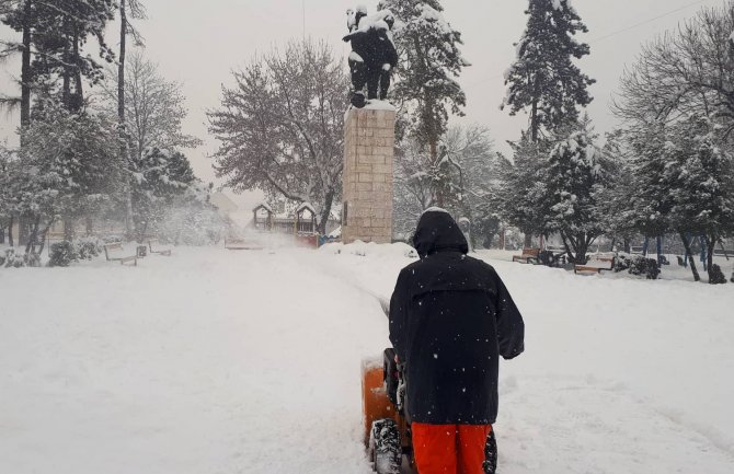 BP: Sva raspoloživa mehanizacija na terenu