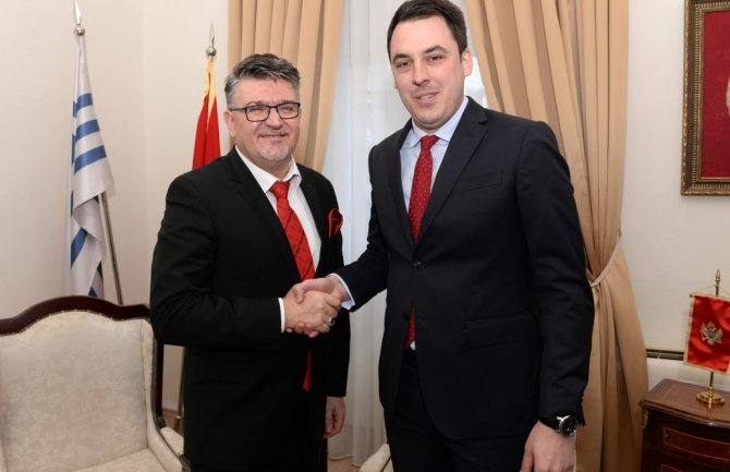 Avio linija Podgorica - Zagreb bi doprinijela jačanju saradnje dva grada