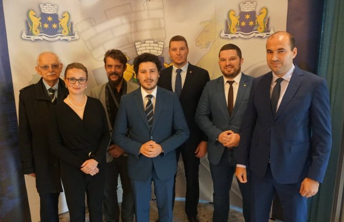 Ukidanje vašarišta u Budvi: Neki unaprijed platili kirije, neki imaju zalihe robe